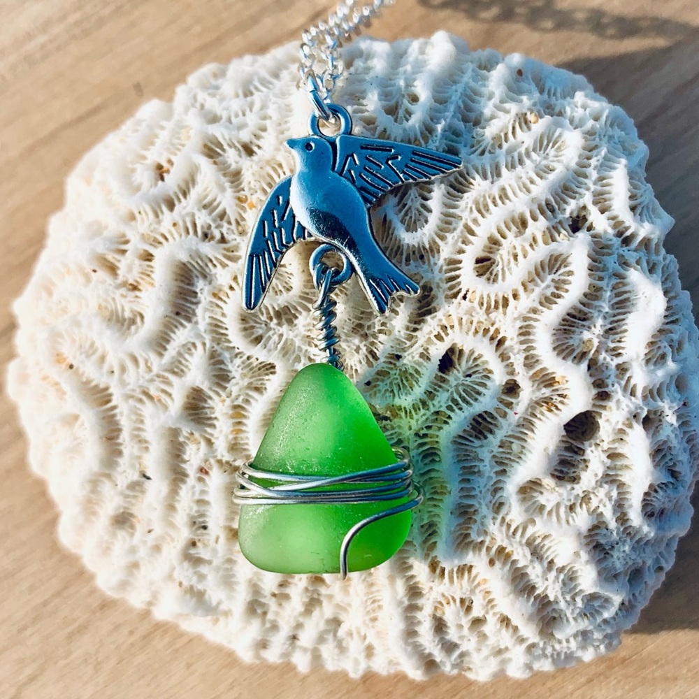 Tropical Sparrow Seaglass Necklace - Picture 8 of 8